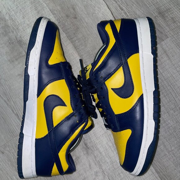 Nike Michigan Dunk - Picture 2 of 7